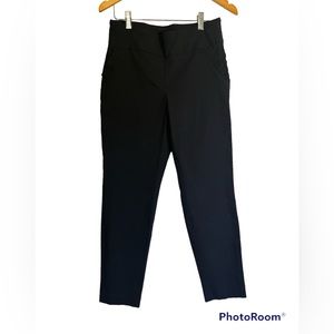 Pre- owned SoHo crop pants !